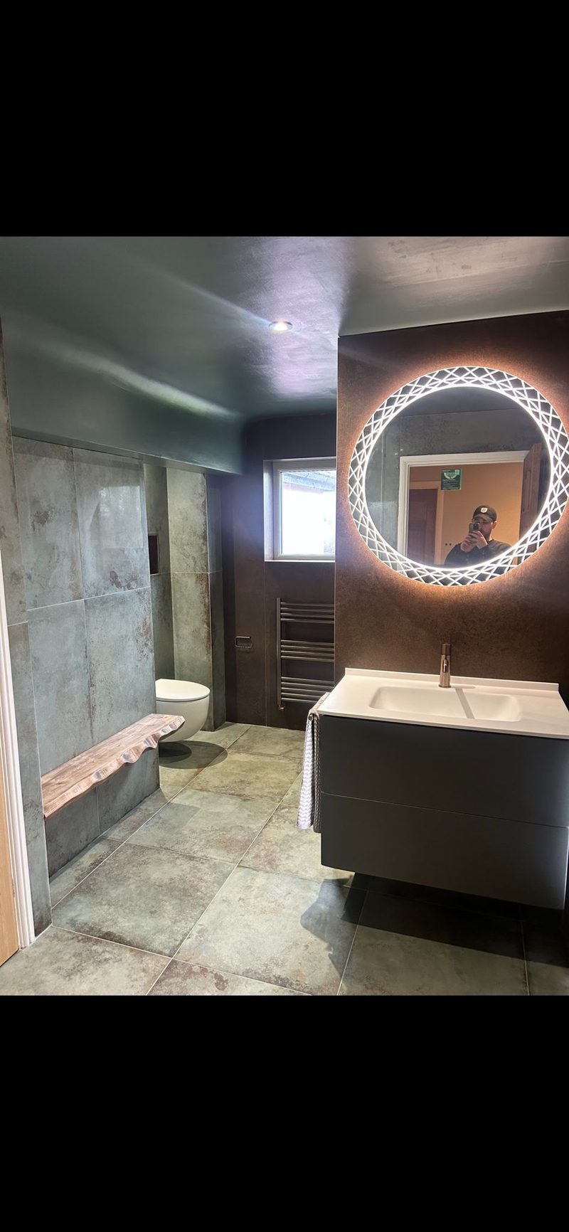 Gold shower screen and rainfall head