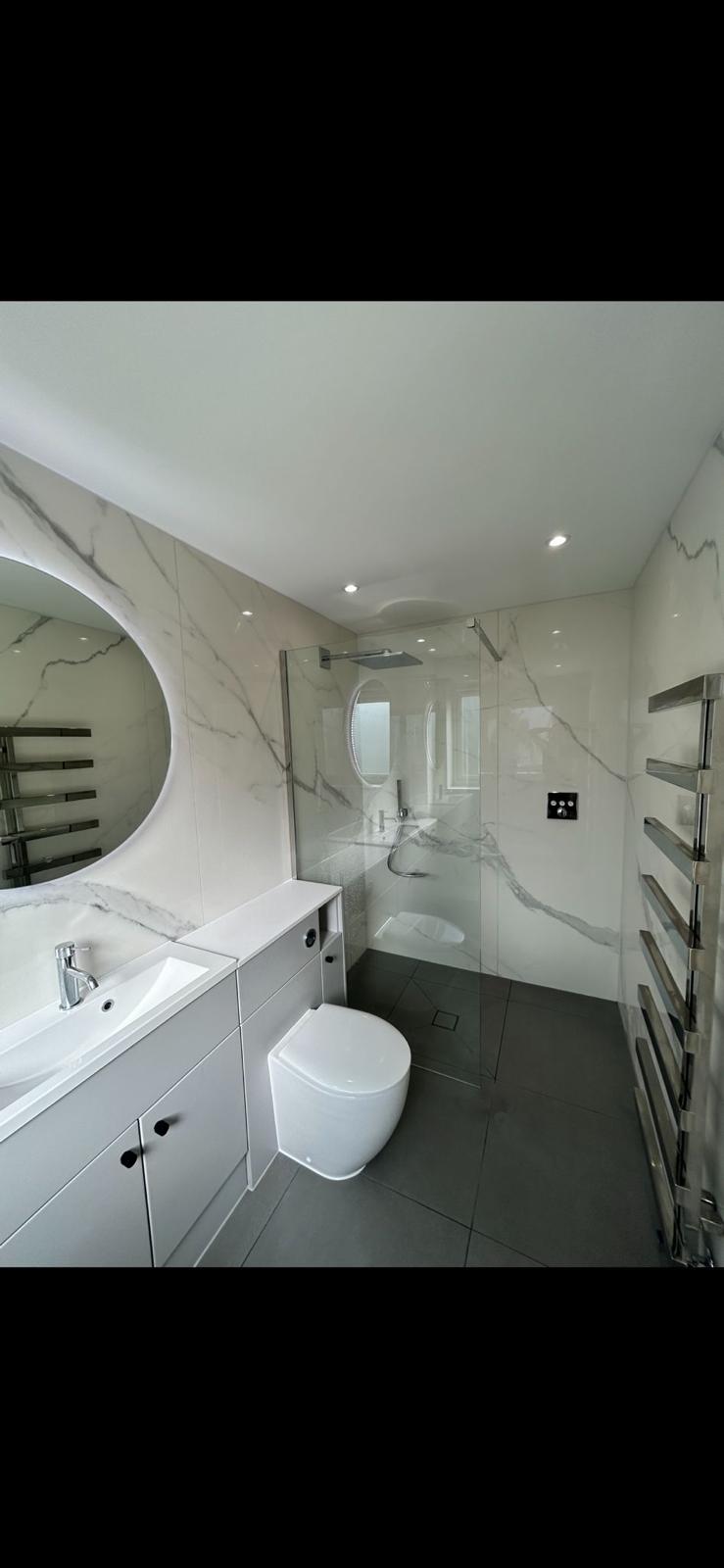 White marble freestanding bath detail